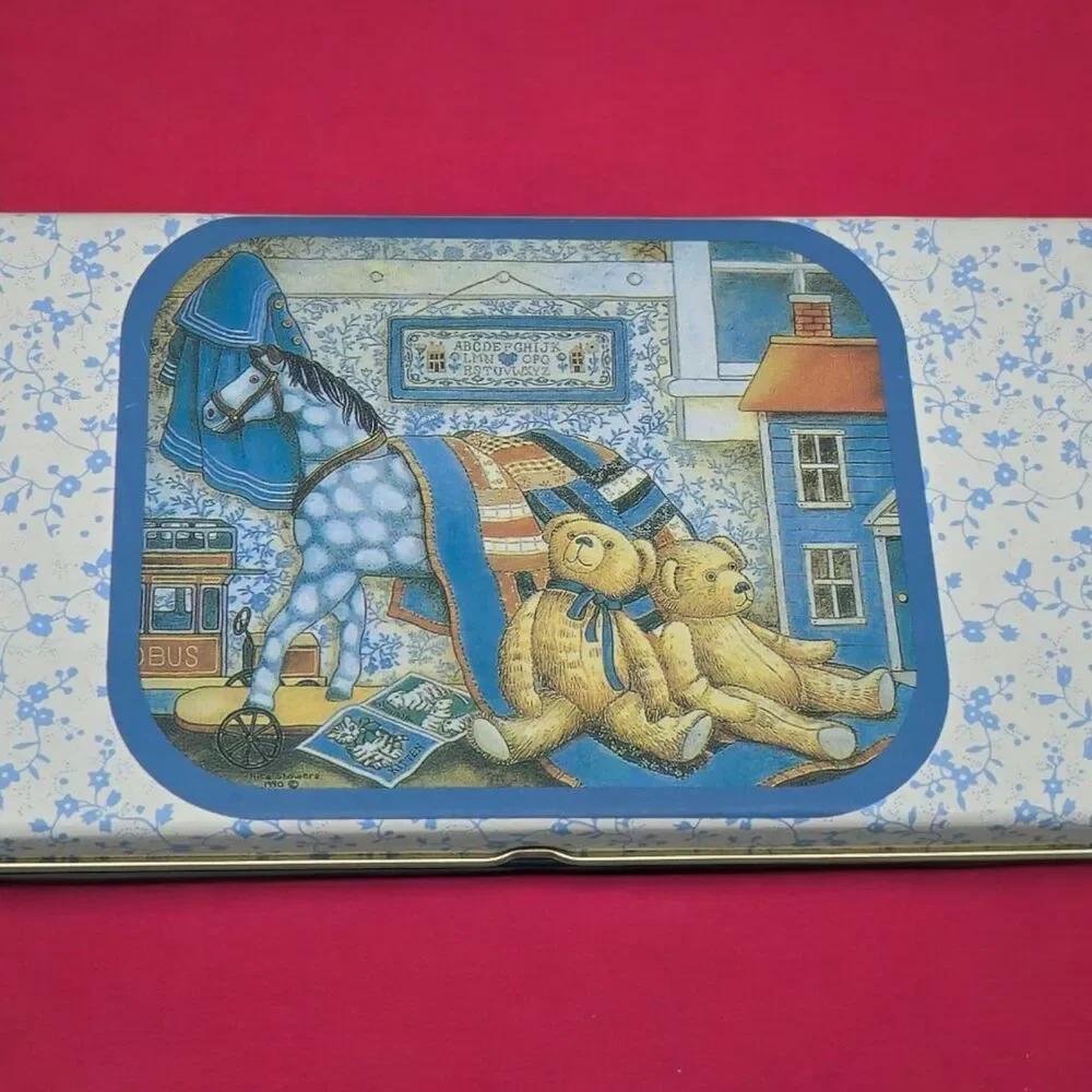Rare 1996 Vintage Tin Pencil Case Cosmetic Retro Trinket Box Nursery Play Bears